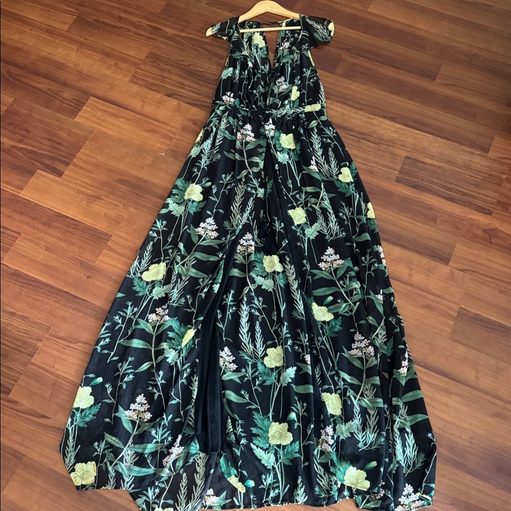 Lulu's Elegant Black and Green Floral Maxi Dress